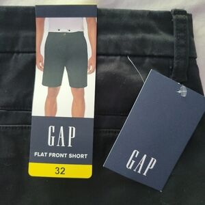 NWT. GAP Black Flat Front Shorts Classic Style Sz-32